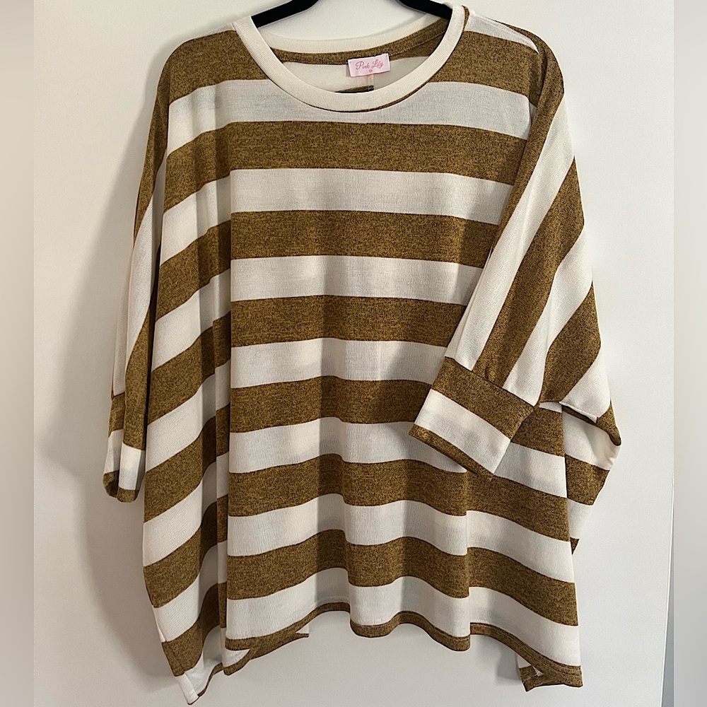 Pink lily oversized crop sweater. Size M